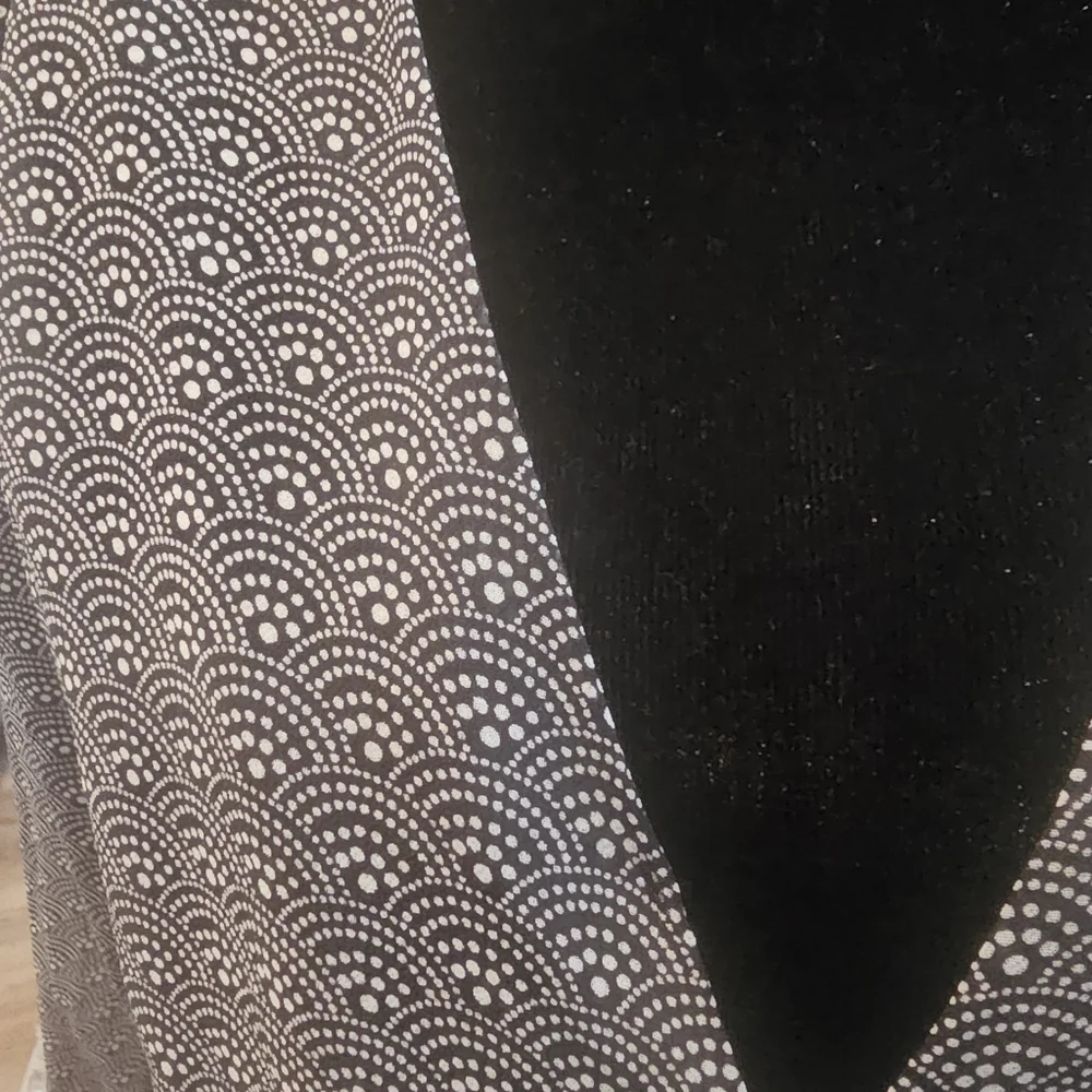 H&M Black Plunge Neck Bishop Sleeve Dress - Picture 6 of 9